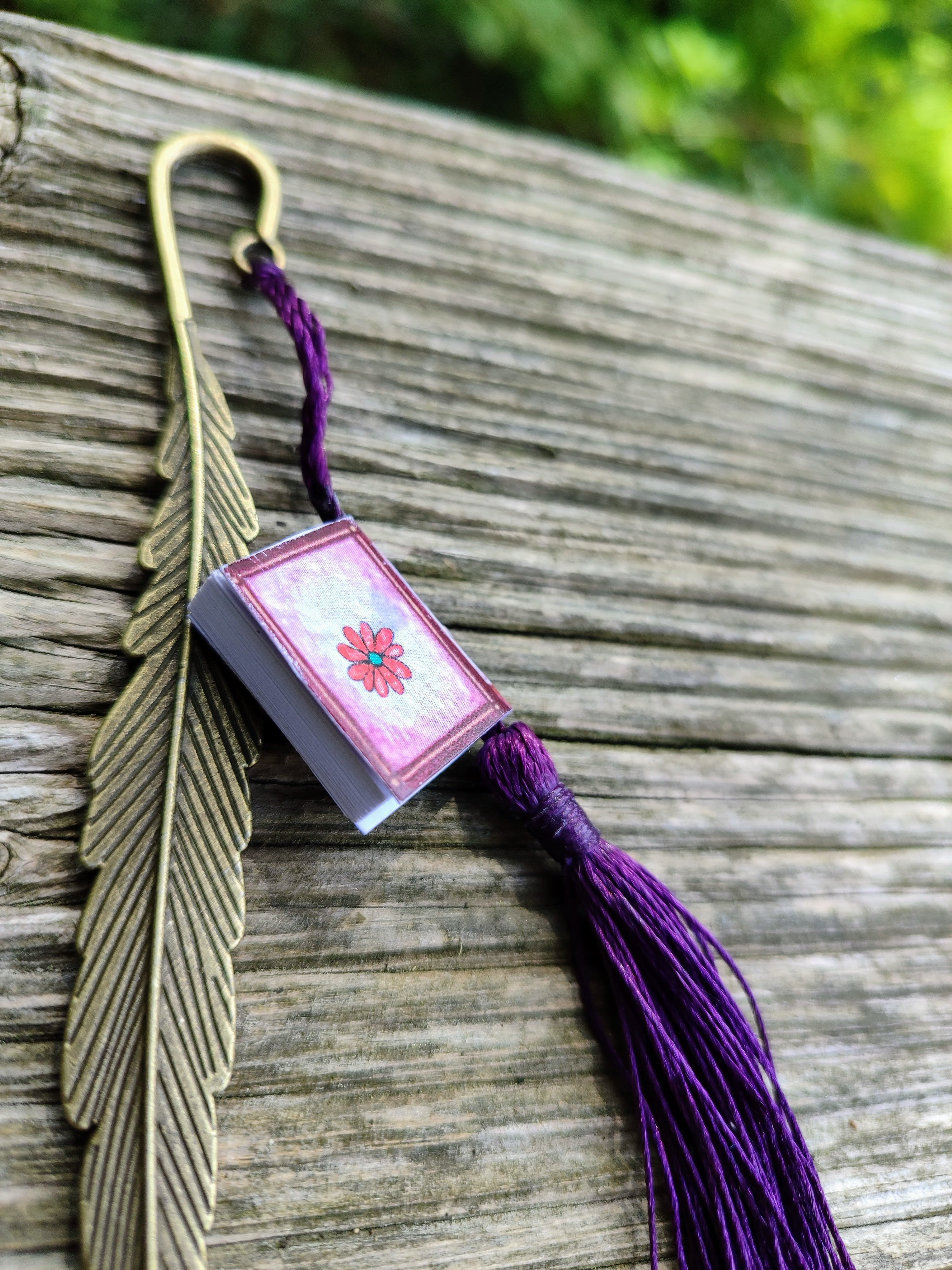Mini book bookmark ~ Robin